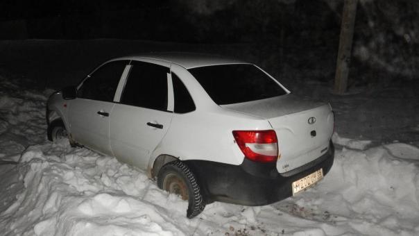Омич напал на таксиста во время поездки и бросил его посреди трассы