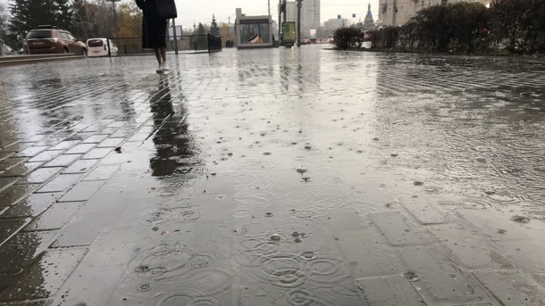 В Омске в центре города «поплыли» плитки за 17 миллионов рублей