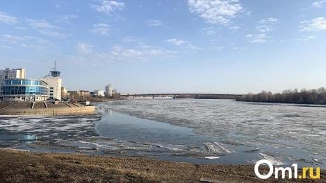 Омичи проплыли по растаявшей Омке на сапах