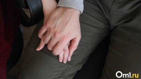 «Дяденька, отпустите!»: новосибирца, который домогался девочек в лифте, заключили под стражу