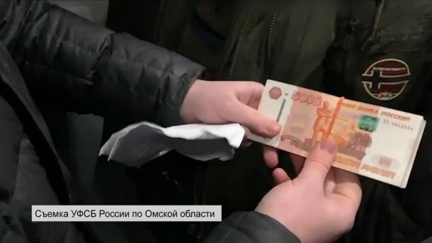 Один из руководителей Омского аэропорта стал фигурантом уголовного дела о взятке
