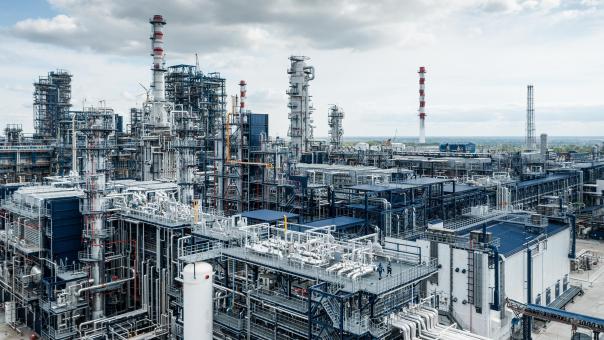 Глава «Газпром нефти» рассказал президенту Путину об успехах ОНПЗ