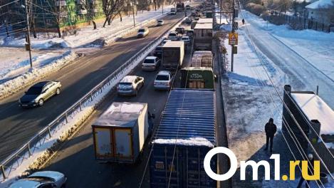 Стоянку грузовиков ограничили в Октябрьском районе Новосибирска
