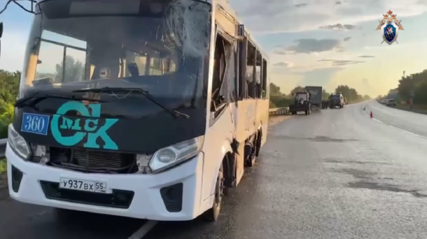 Следком опубликовал видео автобуса, попавшего в аварию под Омском