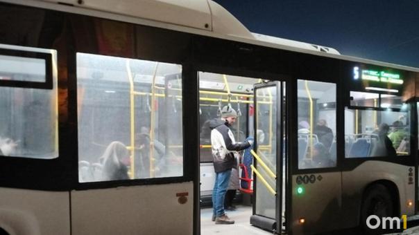 Ночные автобусы в Омске приведут к многомиллионным потерям в бюджете