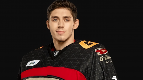 Бывший вратарь «Авангарда» Мишуров будет играть в новой команде