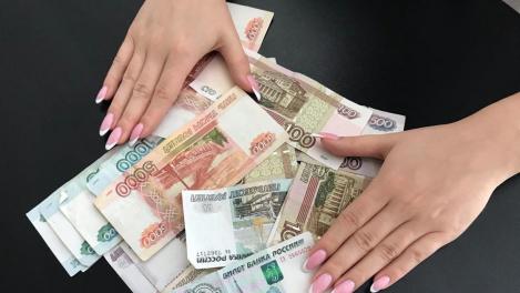 Группа ВТБ: каждый пятый сибиряк выпускает к своему счету карты для близких