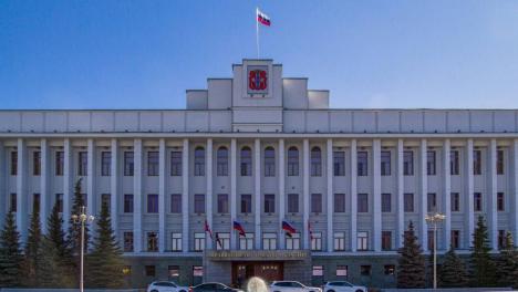 Хоценко выделил усть-ишимским предпринимателям деньги на восстановление бизнеса