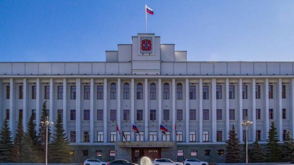 Хоценко выделил усть-ишимским предпринимателям деньги на восстановление бизнеса