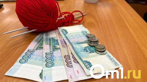 В Омске мужчина хотел занять денег у пенсионерки, но решил её ограбить
