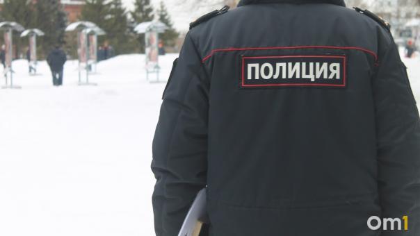 Стало известно о состоянии полицейского, которого ранили ножом во время выезда