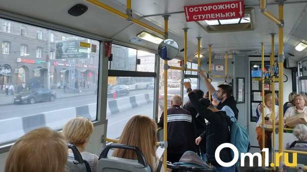 Губернатор Травников заявил об обновлении парка троллейбусов и автобусов в Новосибирске