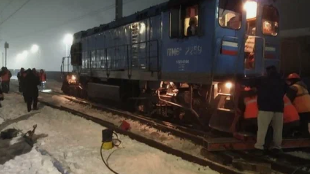 В Омской области локомотив сошёл с рельсов из-за потерявшего сознание машиниста