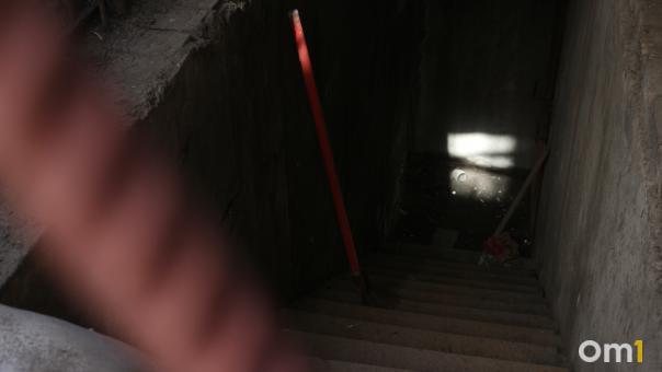 Без вести пропавшего в ноябре омича нашли мёртвым в погребе собутыльника