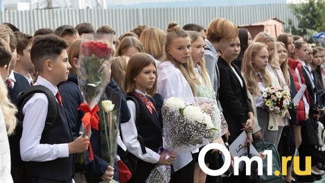 Цветы и бантики: как проходит День знаний в Новосибирске. Онлайн-репортаж