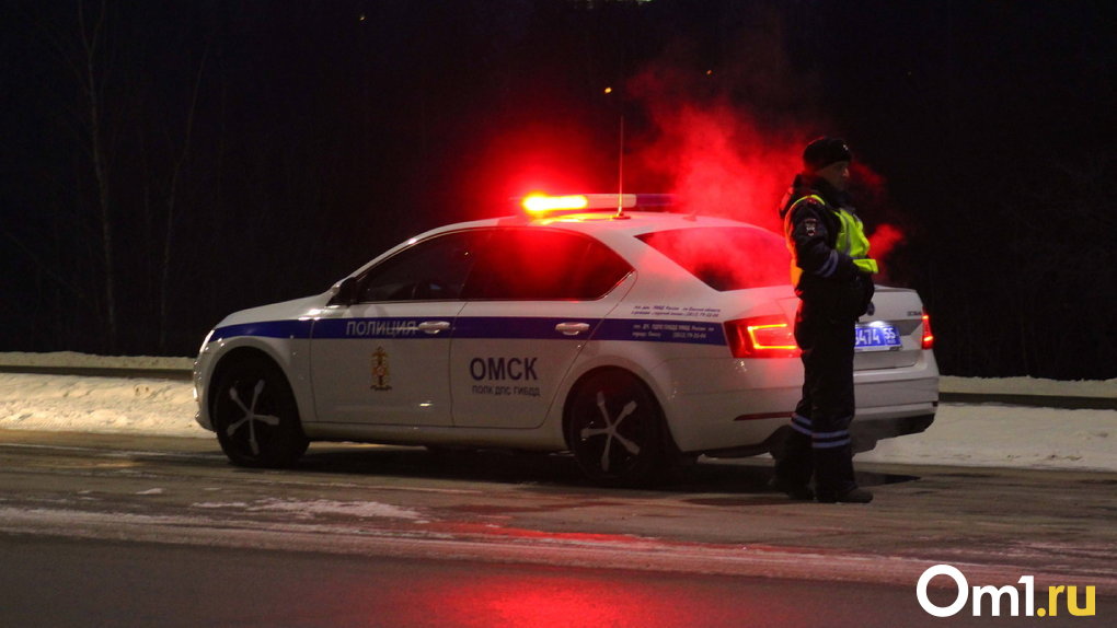 Полиция по всему Омску преследовала автомобиль с пьяными подростками — ВИДЕО