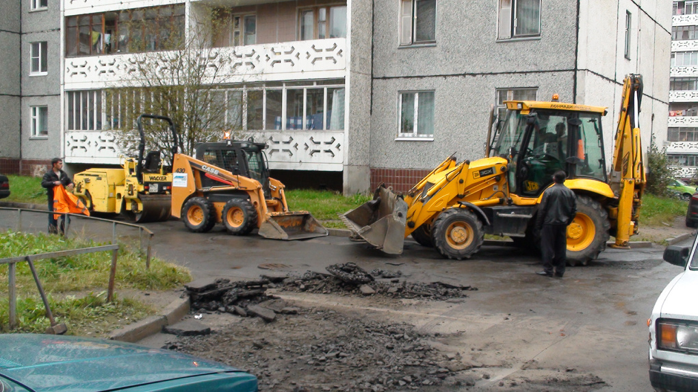 Омская область выделит миллионы на осенний ремонт дворов