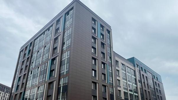 В Омске ввели в эксплуатацию новую высотку с 54 «однушками»