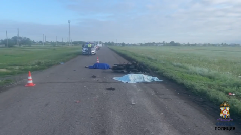 Погибли двое: в Омской области молодой мотоциклист сбил пешехода