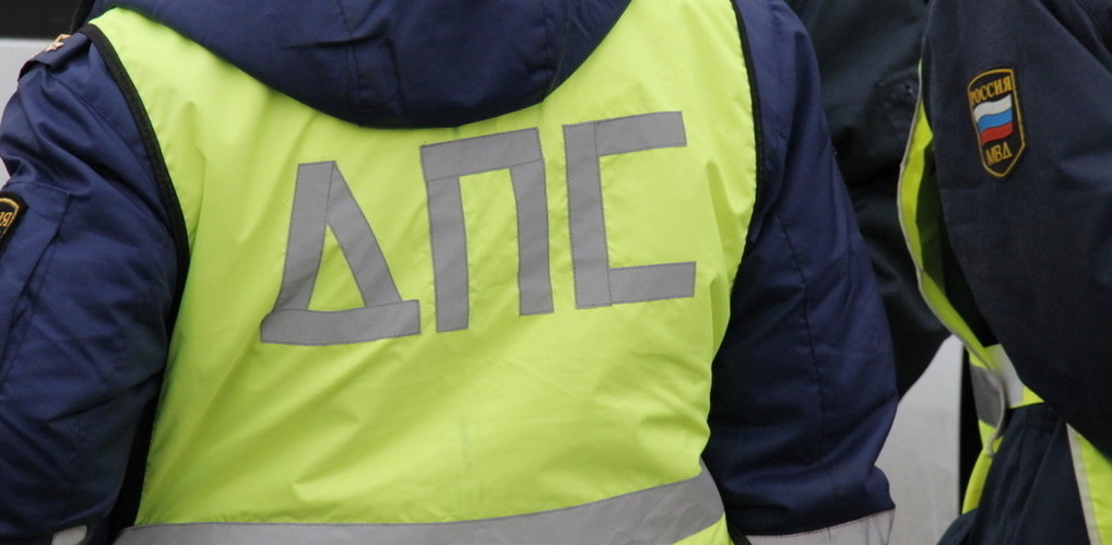 ГИБДД проверит: в Омске сотрудники ДПС разъезжают по тротуарам