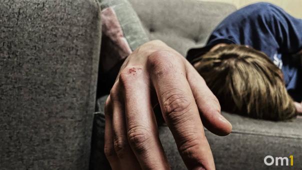 В Омске на теплотрассе нашли труп бездомного мужчины