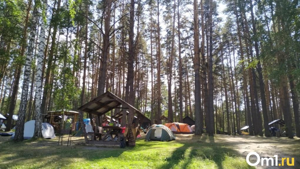 Туркарту Омской области из глиняных фигур создали в Большеречье