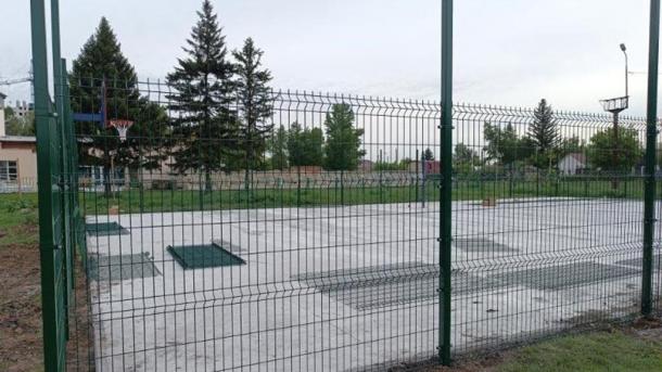 В Центральном округе Омска появится новая спортивная площадка за 4,8 миллиона рублей