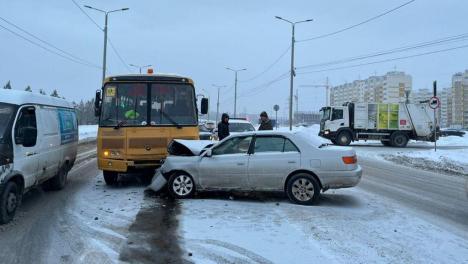 Выехала на встречку и врезалась в автобус: омичку будут судить за ДТП с пострадавшим ребёнком