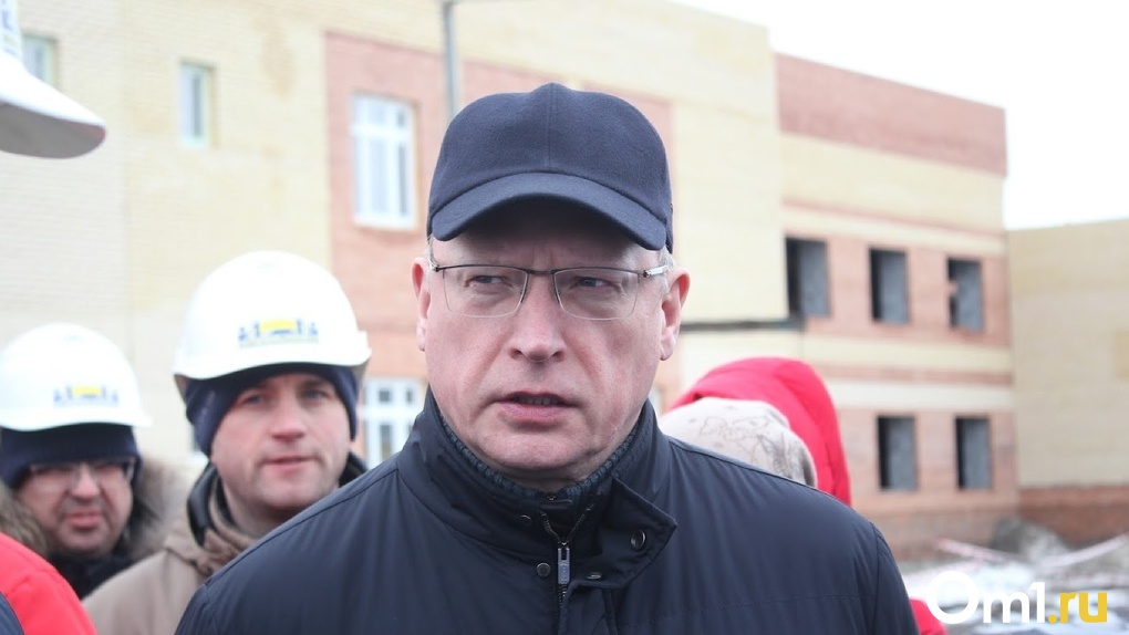 Бурков подтвердил, что в Омске зарплаты ниже, чем в других регионах