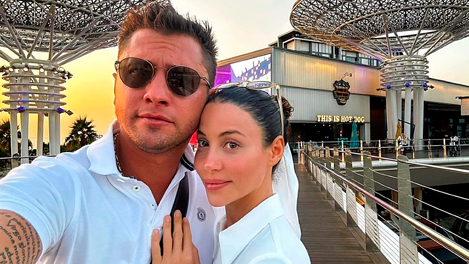 Скоро родит? Жена актёра из Новосибирска Павла Прилучного прячет живот на фото