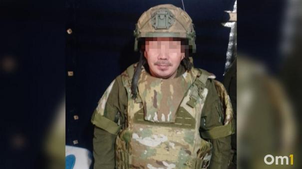 «Попали под обстрел»: мобилизованного новосибирца наградил генерал за спасение раненых на СВО