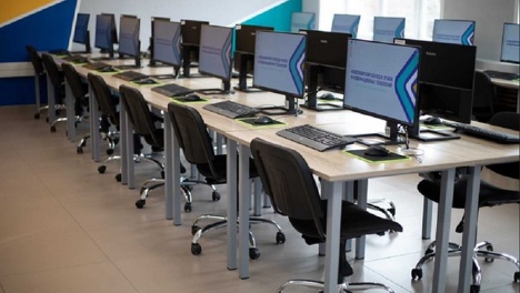 Кот-робот «открыл» две новые лаборатории для подготовки IT- специалистов Новосибирской области