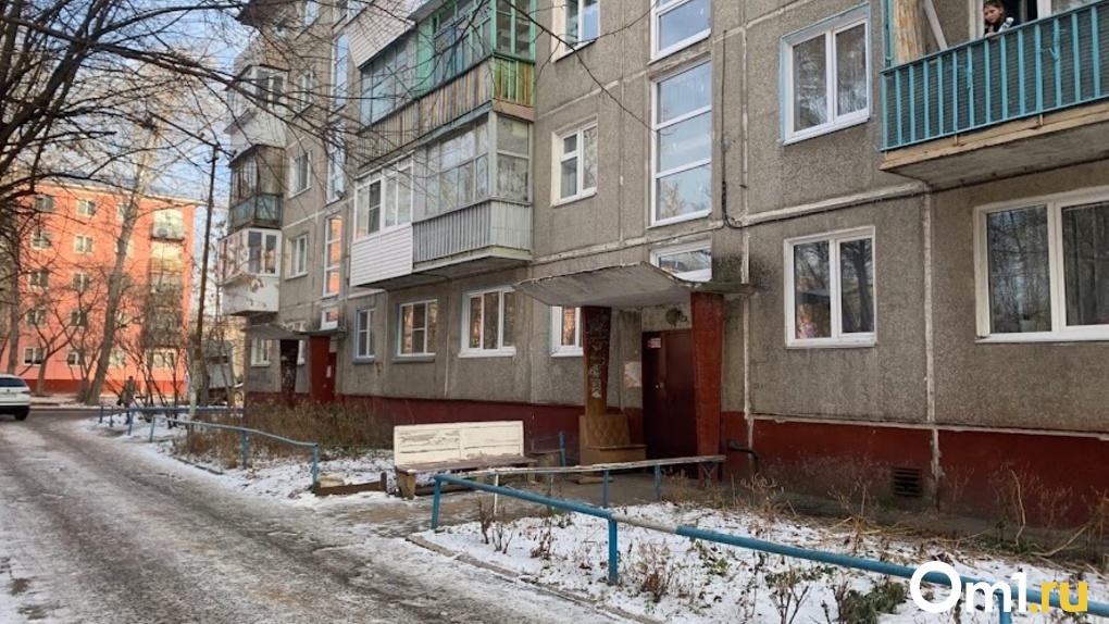 Жителей трёх многоэтажек «выселили» из Бердска в барышевское село