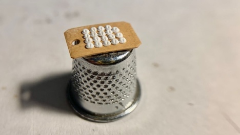 Вкус — классический! Омич слепил самые маленькие пельмени в мире