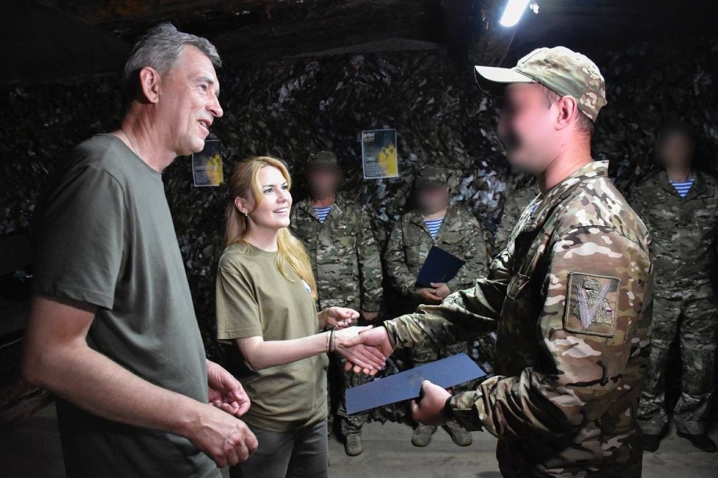 Омским бойцам в Донбасс доставили гуманитарную помощь от «Единой России»