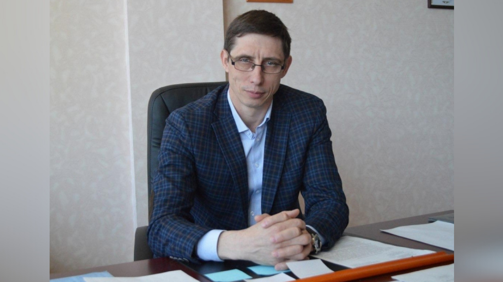 СМИ отправляют в отставку главу омского Депспорта Константина Мельникова