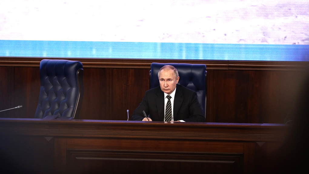 Владимир Путин проводит расширенное заседание коллегии Минобороны. LIVE