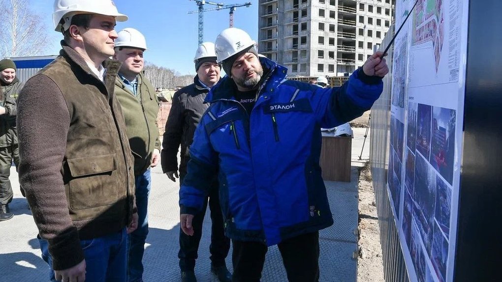 Врио губернатора Хоценко с рабочим визитом посетил стройплощадку омского микрорайона «Зелёная река»