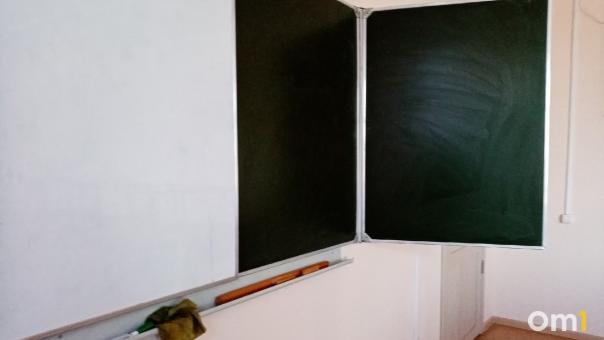 Школы и сады в Омске закрывают на карантин