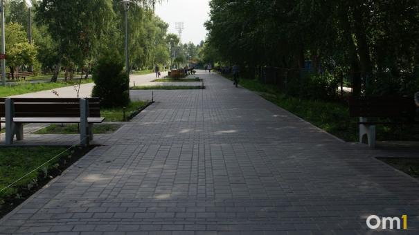 Вандалы разгромили новые лавочки в микрорайоне Московка-2