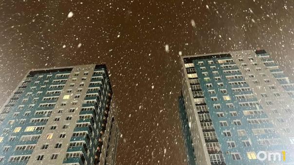 Берегите детей. В Омске из окна выпал полуторагодовалый мальчик