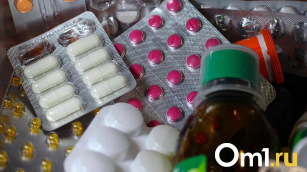 Омичи по два часа стоят в гигантской очереди за льготными лекарствами