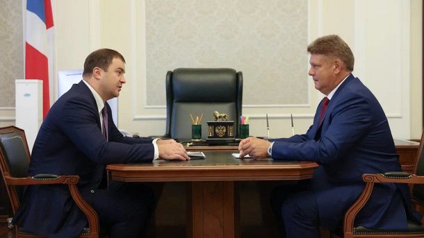 Социально-экономическое развитие Омской области обсудили Виталий Хоценко и Анатолий Серышев