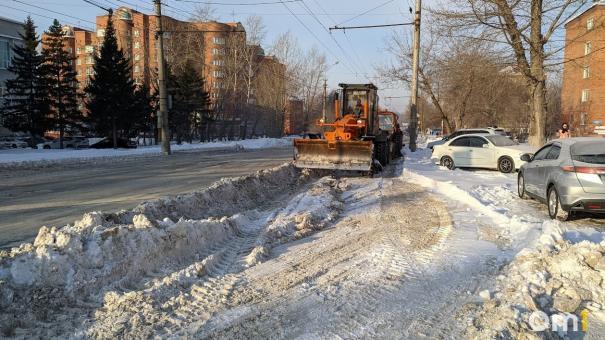 Омичей будут штрафовать за снег, выброшенный не туда