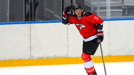 Заслуженный тренер РФ Новиков: «Рябыкин с закрытыми глазами найдет раздевалку «Авангарда» — по запаху»