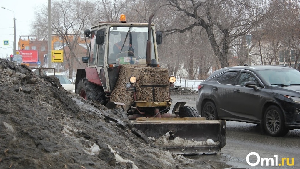 Более двух тысяч тонн грязи убрали с дорог Новосибирска