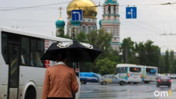 Как за десять суток: омичам рассказали, насколько мощный ливень накрыл город
