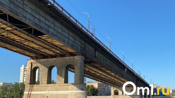 Велодорожка у Ленинградского моста в Омске рассыпалась: кто ответит за ремонт?