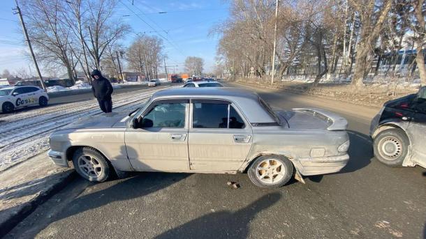 Столкновение двух автомобилей привело к травмам ребёнка в Новосибирске