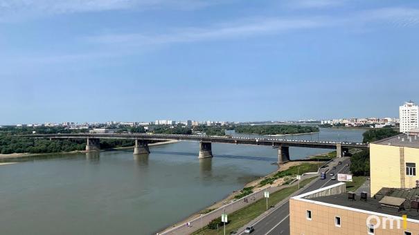 Для омских выпускников устроят парад яхт и праздничный концерт на набережной